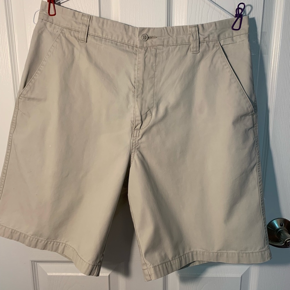 Mens Dockers Shorts, Khaki, size 34 waist